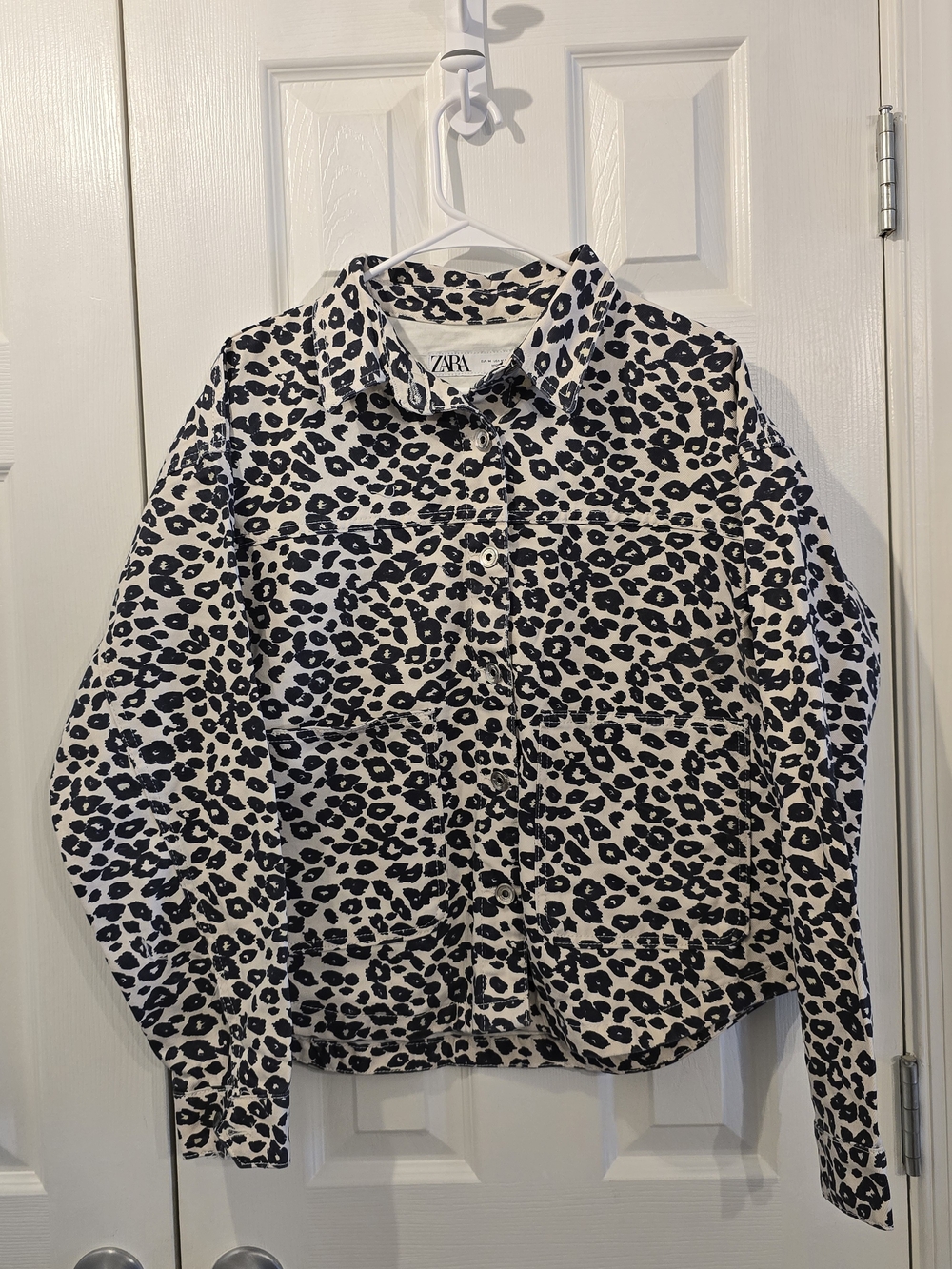 NWOT ZARA Black and White Leopard Print Button-Up Jacket - Medium